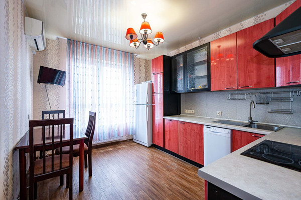 Продам трехкомнатную (3-комн.) квартиру, им. Леонида Лаврова (Пашковский жилой ма ул, 8к5, Краснодар г