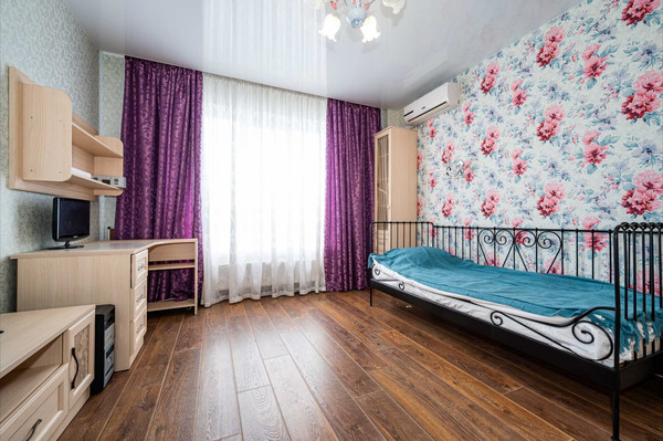 Продам трехкомнатную (3-комн.) квартиру, им. Леонида Лаврова (Пашковский жилой ма ул, 8к5, Краснодар г