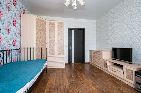 Продам трехкомнатную (3-комн.) квартиру, им. Леонида Лаврова (Пашковский жилой ма ул, 8к5, Краснодар г