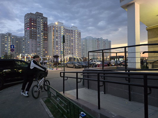 Продам трехкомнатную (3-комн.) квартиру, 65-летия Победы (Кузнечики мкр.) б-р, 12к1, Подольск г