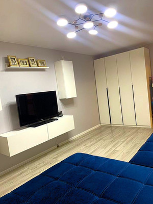 Продам двухкомнатную (2-комн.) квартиру, Автомобильная ул, 15, Калининград г