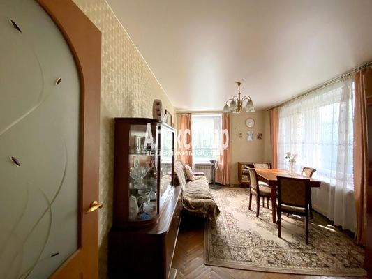 Продам двухкомнатную (2-комн.) квартиру, 2-й Муринский пр-кт, 16, Санкт-Петербург г