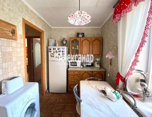 Продам двухкомнатную (2-комн.) квартиру, 2-й Муринский пр-кт, 16, Санкт-Петербург г