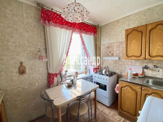 Продам двухкомнатную (2-комн.) квартиру, 2-й Муринский пр-кт, 16, Санкт-Петербург г