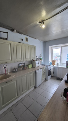 Продам трехкомнатную (3-комн.) квартиру, Калинина ул, 30, Пермь г