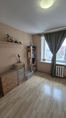 Продам трехкомнатную (3-комн.) квартиру, Калинина ул, 30, Пермь г