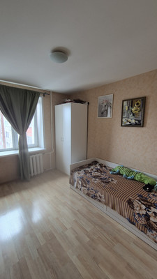 Продам трехкомнатную (3-комн.) квартиру, Калинина ул, 30, Пермь г