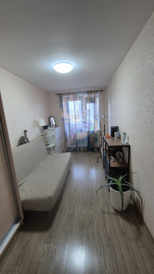 Продам трехкомнатную (3-комн.) квартиру, Калинина ул, 30, Пермь г