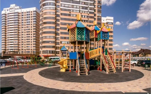 Продам трехкомнатную (3-комн.) квартиру, им. Леонида Лаврова (Пашковский жилой ма ул, 8к5, Краснодар г