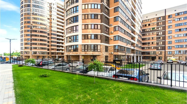 Продам трехкомнатную (3-комн.) квартиру, им. Леонида Лаврова (Пашковский жилой ма ул, 8к5, Краснодар г