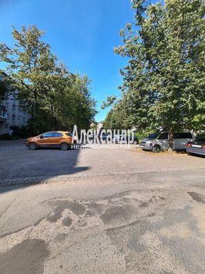 Продам трехкомнатную (3-комн.) квартиру, Новая ул, 16, Кировск г