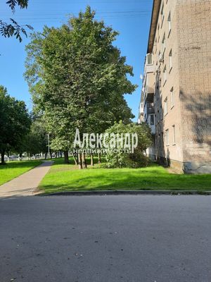 Продам трехкомнатную (3-комн.) квартиру, Новая ул, 16, Кировск г