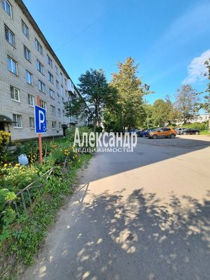 Продам трехкомнатную (3-комн.) квартиру, Новая ул, 16, Кировск г
