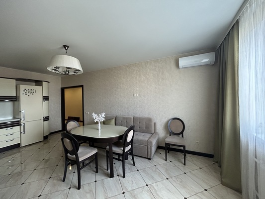 Продам трехкомнатную (3-комн.) квартиру, Первомайский пр-кт, 76к3, Рязань г