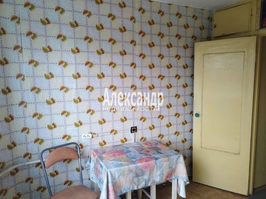 Продам однокомнатную (1-комн.) квартиру, Юбилейная ул, 5, Кирпичное п