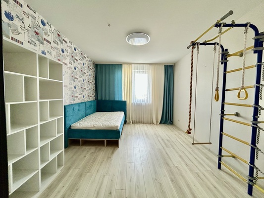 Продам трехкомнатную (3-комн.) квартиру, Первомайский пр-кт, 76к3, Рязань г