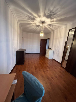 Продам трехкомнатную (3-комн.) квартиру, Головко ул, 93, Нальчик г