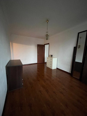 Продам трехкомнатную (3-комн.) квартиру, Головко ул, 93, Нальчик г