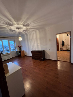 Продам трехкомнатную (3-комн.) квартиру, Головко ул, 93, Нальчик г