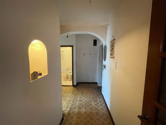 Продам трехкомнатную (3-комн.) квартиру, Головко ул, 93, Нальчик г