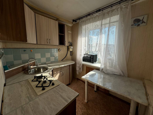 Продам двухкомнатную (2-комн.) квартиру, Первостроителей пр-кт, 37, Комсомольск-на-Амуре г