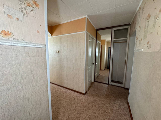 Продам двухкомнатную (2-комн.) квартиру, Первостроителей пр-кт, 37, Комсомольск-на-Амуре г