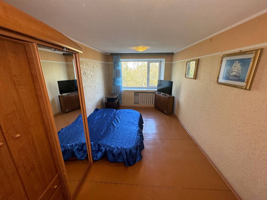Продам двухкомнатную (2-комн.) квартиру, Первостроителей пр-кт, 37, Комсомольск-на-Амуре г