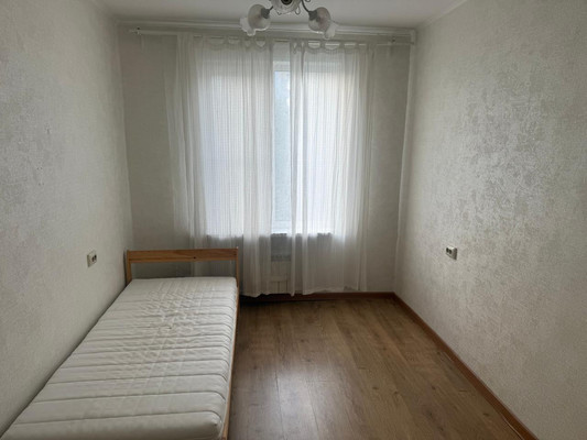 Продам трехкомнатную (3-комн.) квартиру, Голубинская ул, 15/10, Москва г