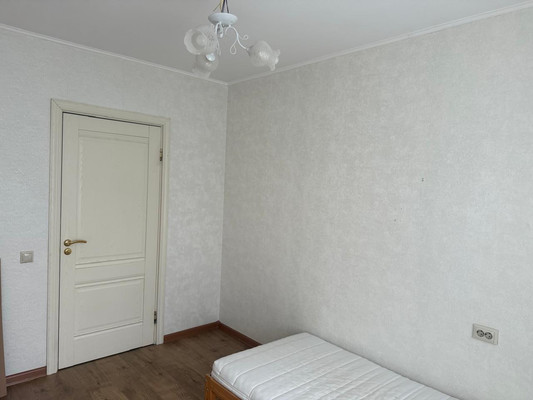 Продам трехкомнатную (3-комн.) квартиру, Голубинская ул, 15/10, Москва г