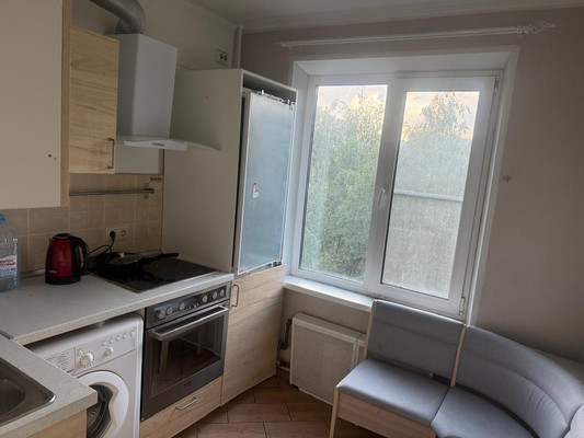 Продам трехкомнатную (3-комн.) квартиру, Голубинская ул, 15/10, Москва г
