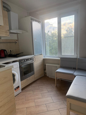 Продам трехкомнатную (3-комн.) квартиру, Голубинская ул, 15/10, Москва г
