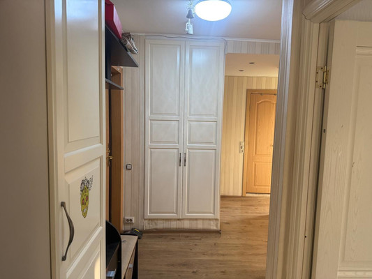 Продам трехкомнатную (3-комн.) квартиру, Голубинская ул, 15/10, Москва г