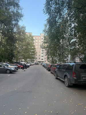 Продам трехкомнатную (3-комн.) квартиру, Голубинская ул, 15/10, Москва г