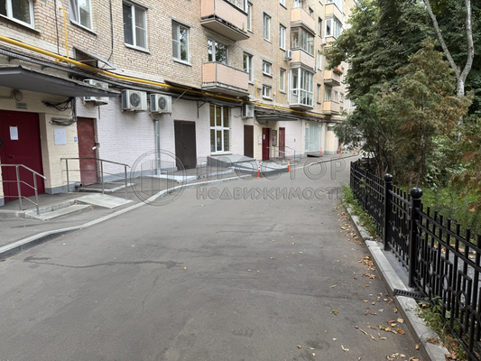 Продам трехкомнатную (3-комн.) квартиру, Комсомольский пр-кт, 19, Москва г