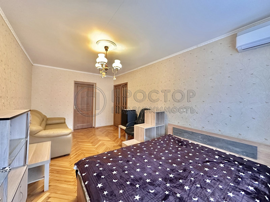 Продам трехкомнатную (3-комн.) квартиру, Комсомольский пр-кт, 19, Москва г