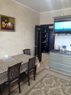 Продам двухкомнатную (2-комн.) квартиру, Кубанская ул, 52, Краснодар г