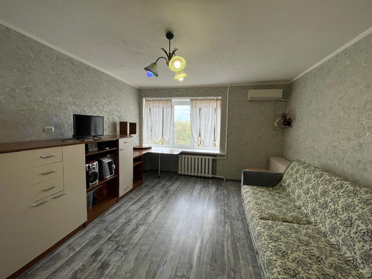 Продам трехкомнатную (3-комн.) квартиру, 40 лет Октября ул, 45к4, Белореченск г
