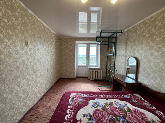 Продам трехкомнатную (3-комн.) квартиру, 40 лет Октября ул, 45к4, Белореченск г
