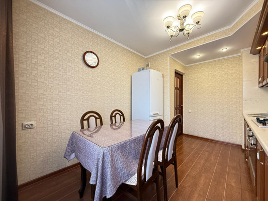 Продам многокомнатную квартиру, Кулиева пр-кт, 2кБ, Нальчик г