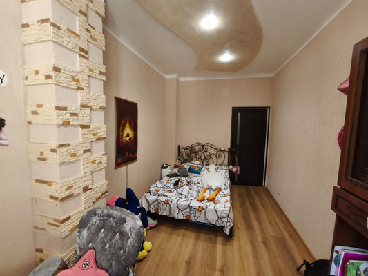 Продам трехкомнатную (3-комн.) квартиру, Калараша ул, 54Д, Туапсе г
