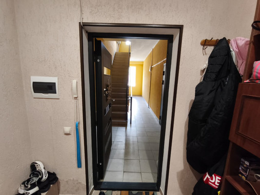 Продам трехкомнатную (3-комн.) квартиру, Калараша ул, 54Д, Туапсе г