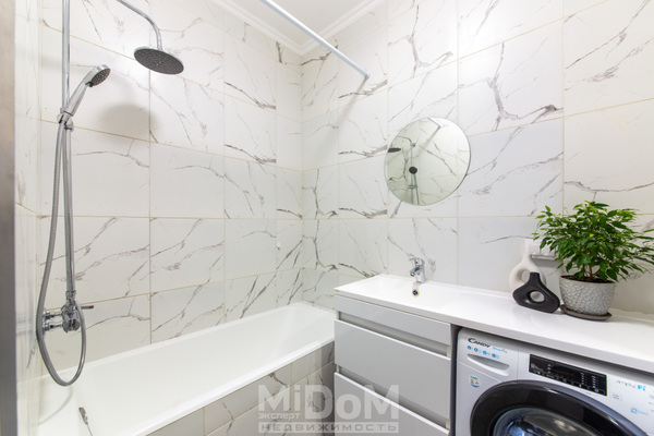 Продам однокомнатную (1-комн.) квартиру, Среднерогатская ул, 16к4 стр 1, Санкт-Петербург г