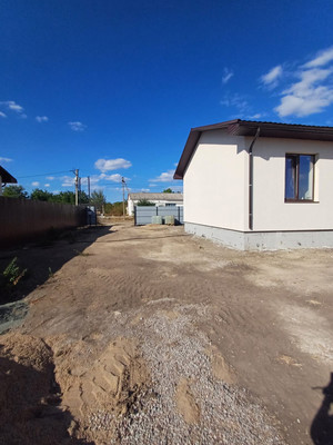 Продам дом, Жукова ул, 1а, Новозбурьевка с, 0 км от города