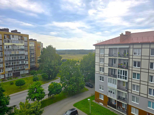 Продам трехкомнатную (3-комн.) квартиру, Цветочная ул, 1, Светлогорск г