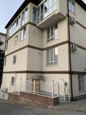 Продам двухкомнатную (2-комн.) квартиру, Достоевского ул, 18Д, Ялта г