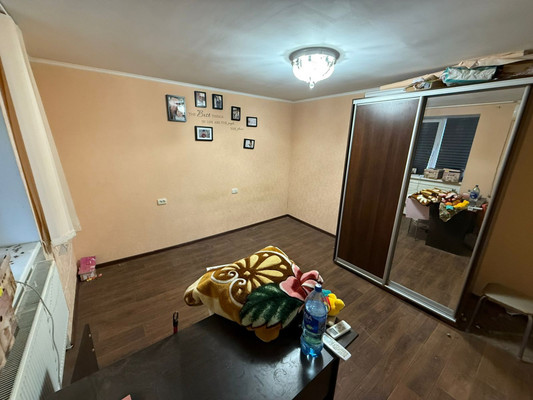 Продам многокомнатную квартиру, Крылова ул, 80, Симферополь г