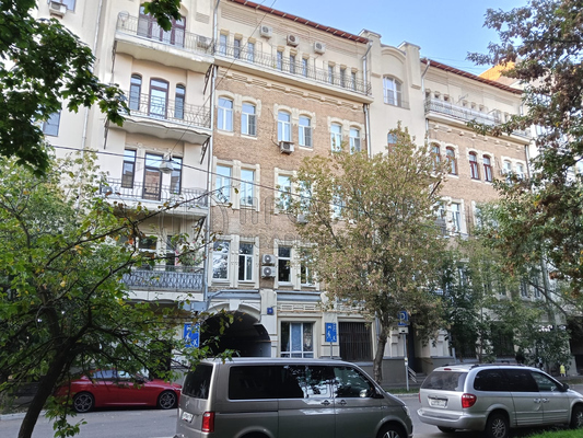 Продам трехкомнатную (3-комн.) квартиру, Тихвинский пер, 11, Москва г