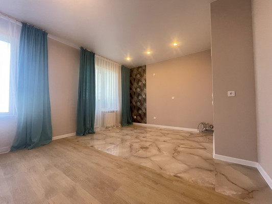 Продам трехкомнатную (3-комн.) квартиру, Уланская ул, 1, Куттузи д