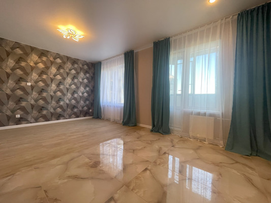 Продам трехкомнатную (3-комн.) квартиру, Уланская ул, 1, Куттузи д