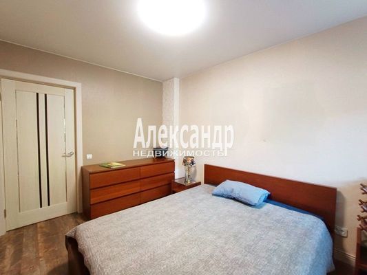 Продам трехкомнатную (3-комн.) квартиру, Ленина пр-кт, 9, Выборг г